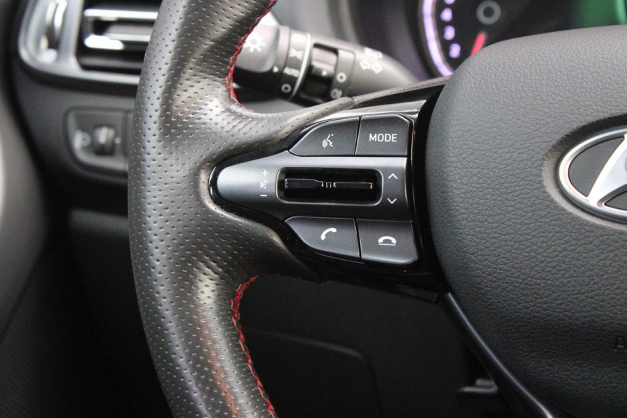 Hyundai i30 1.5 T-GDi 160PK MHEV N LINE | ELEKTRISCH VERSTELBARE BESTUUDERSSTOEL MET GEHEUGENFUNCTIE | STOEL VERWARMING | PARKEERSENSOREN VOOR EN ACHTER | ACHTERUITRIJ CAMERA | APPLE CARPLAY/ANDROID AUTO | NAVIGATIE | KEYLESS ENTRY/START | FULL LED KOPLAMPEN | DRAADLOZE TELEFOONLADER | DODEHOEK DETECTIE | CRUISE CONTROL |