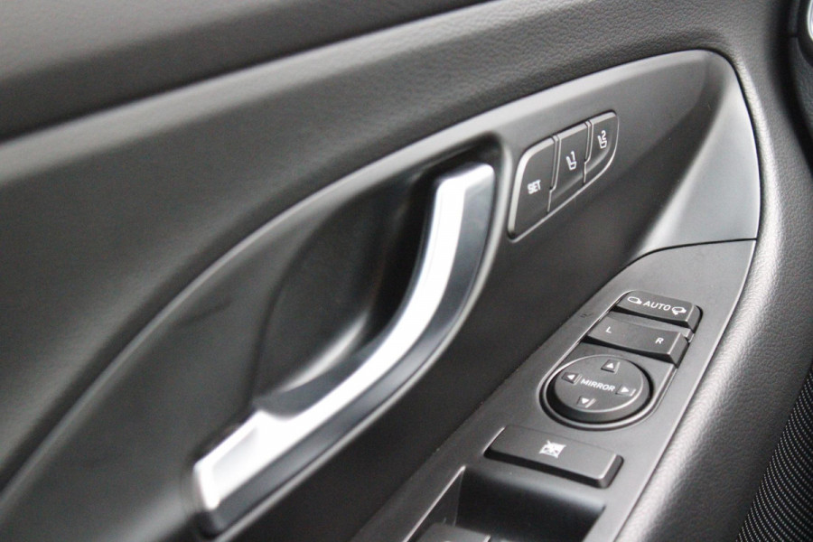 Hyundai i30 1.5 T-GDi 160PK MHEV N LINE | ELEKTRISCH VERSTELBARE BESTUUDERSSTOEL MET GEHEUGENFUNCTIE | STOEL VERWARMING | PARKEERSENSOREN VOOR EN ACHTER | ACHTERUITRIJ CAMERA | APPLE CARPLAY/ANDROID AUTO | NAVIGATIE | KEYLESS ENTRY/START | FULL LED KOPLAMPEN | DRAADLOZE TELEFOONLADER | DODEHOEK DETECTIE | CRUISE CONTROL |