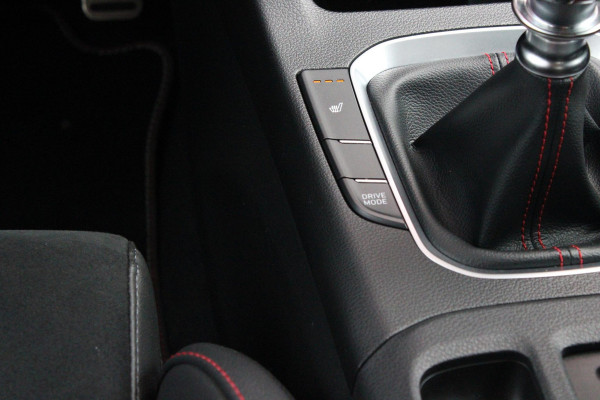 Hyundai i30 1.5 T-GDi 160PK MHEV N LINE | ELEKTRISCH VERSTELBARE BESTUUDERSSTOEL MET GEHEUGENFUNCTIE | STOEL VERWARMING | PARKEERSENSOREN VOOR EN ACHTER | ACHTERUITRIJ CAMERA | APPLE CARPLAY/ANDROID AUTO | NAVIGATIE | KEYLESS ENTRY/START | FULL LED KOPLAMPEN | DRAADLOZE TELEFOONLADER | DODEHOEK DETECTIE | CRUISE CONTROL |