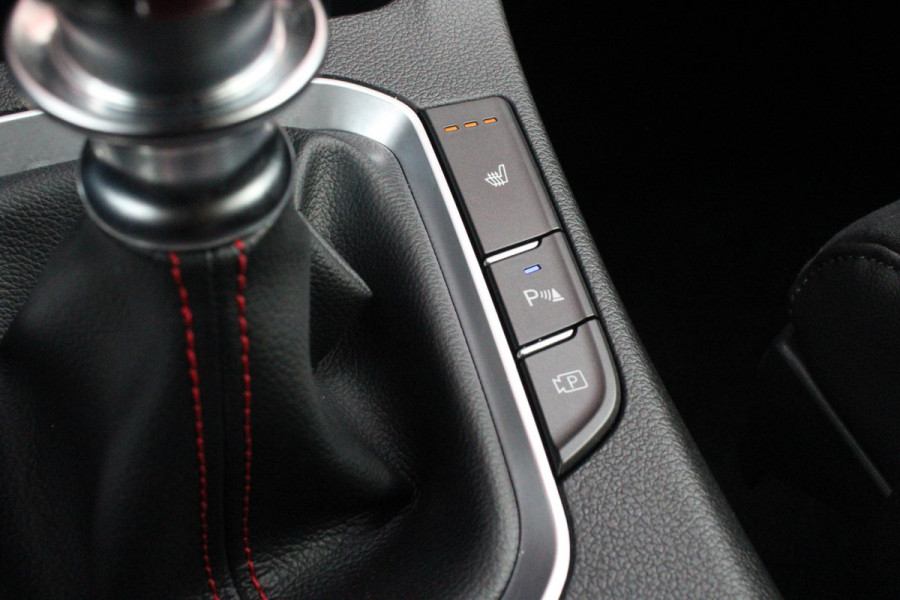 Hyundai i30 1.5 T-GDi 160PK MHEV N LINE | ELEKTRISCH VERSTELBARE BESTUUDERSSTOEL MET GEHEUGENFUNCTIE | STOEL VERWARMING | PARKEERSENSOREN VOOR EN ACHTER | ACHTERUITRIJ CAMERA | APPLE CARPLAY/ANDROID AUTO | NAVIGATIE | KEYLESS ENTRY/START | FULL LED KOPLAMPEN | DRAADLOZE TELEFOONLADER | DODEHOEK DETECTIE | CRUISE CONTROL |