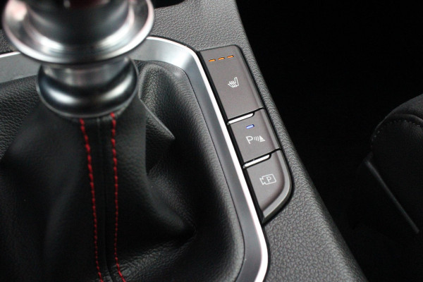 Hyundai i30 1.5 T-GDi 160PK MHEV N LINE | ELEKTRISCH VERSTELBARE BESTUUDERSSTOEL MET GEHEUGENFUNCTIE | STOEL VERWARMING | PARKEERSENSOREN VOOR EN ACHTER | ACHTERUITRIJ CAMERA | APPLE CARPLAY/ANDROID AUTO | NAVIGATIE | KEYLESS ENTRY/START | FULL LED KOPLAMPEN | DRAADLOZE TELEFOONLADER | DODEHOEK DETECTIE | CRUISE CONTROL |