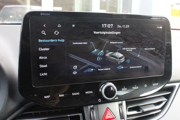 Hyundai i30 1.5 T-GDi 160PK MHEV N LINE | ELEKTRISCH VERSTELBARE BESTUUDERSSTOEL MET GEHEUGENFUNCTIE | STOEL VERWARMING | PARKEERSENSOREN VOOR EN ACHTER | ACHTERUITRIJ CAMERA | APPLE CARPLAY/ANDROID AUTO | NAVIGATIE | KEYLESS ENTRY/START | FULL LED KOPLAMPEN | DRAADLOZE TELEFOONLADER | DODEHOEK DETECTIE | CRUISE CONTROL |