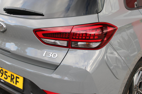 Hyundai i30 1.5 T-GDi 160PK MHEV N LINE | ELEKTRISCH VERSTELBARE BESTUUDERSSTOEL MET GEHEUGENFUNCTIE | STOEL VERWARMING | PARKEERSENSOREN VOOR EN ACHTER | ACHTERUITRIJ CAMERA | APPLE CARPLAY/ANDROID AUTO | NAVIGATIE | KEYLESS ENTRY/START | FULL LED KOPLAMPEN | DRAADLOZE TELEFOONLADER | DODEHOEK DETECTIE | CRUISE CONTROL |