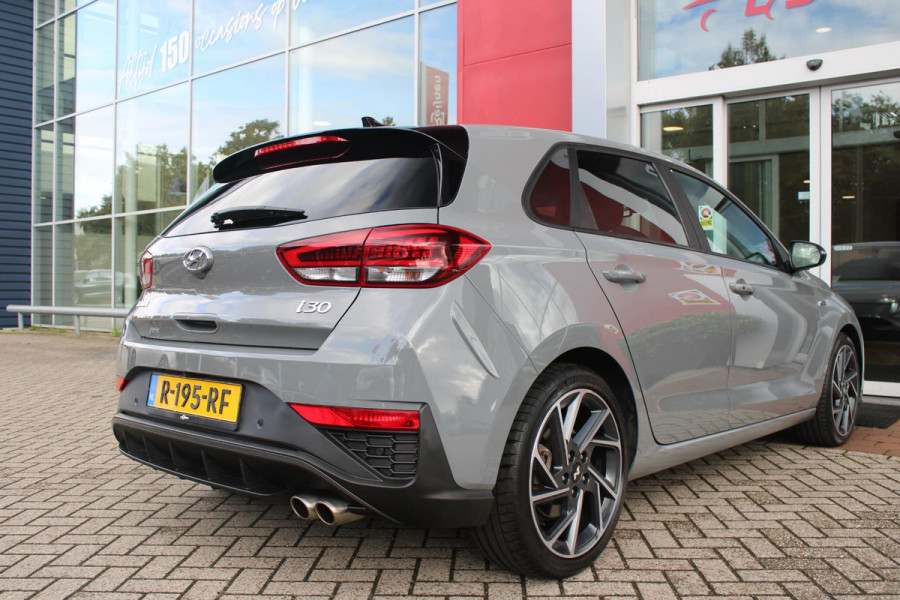 Hyundai i30 1.5 T-GDi 160PK MHEV N LINE | ELEKTRISCH VERSTELBARE BESTUUDERSSTOEL MET GEHEUGENFUNCTIE | STOEL VERWARMING | PARKEERSENSOREN VOOR EN ACHTER | ACHTERUITRIJ CAMERA | APPLE CARPLAY/ANDROID AUTO | NAVIGATIE | KEYLESS ENTRY/START | FULL LED KOPLAMPEN | DRAADLOZE TELEFOONLADER | DODEHOEK DETECTIE | CRUISE CONTROL |