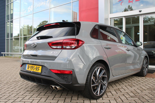 Hyundai i30 1.5 T-GDi 160PK MHEV N LINE | ELEKTRISCH VERSTELBARE BESTUUDERSSTOEL MET GEHEUGENFUNCTIE | STOEL VERWARMING | PARKEERSENSOREN VOOR EN ACHTER | ACHTERUITRIJ CAMERA | APPLE CARPLAY/ANDROID AUTO | NAVIGATIE | KEYLESS ENTRY/START | FULL LED KOPLAMPEN | DRAADLOZE TELEFOONLADER | DODEHOEK DETECTIE | CRUISE CONTROL |