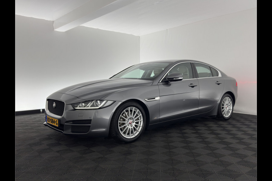Jaguar XE 2.0 D Prestige [ DISTRIBUTIE-HOORBAAR ] Aut. *LUXURY-LEATHER | XENON | NAVI-FULLMAP | CAMERA | HEATED-COMFORTSEATS | ECC | KEYLESS | SHIFT-PADDLES | LANE-ASSIST |  PDC | CRUISE | TOWBAR | 17''ALU*