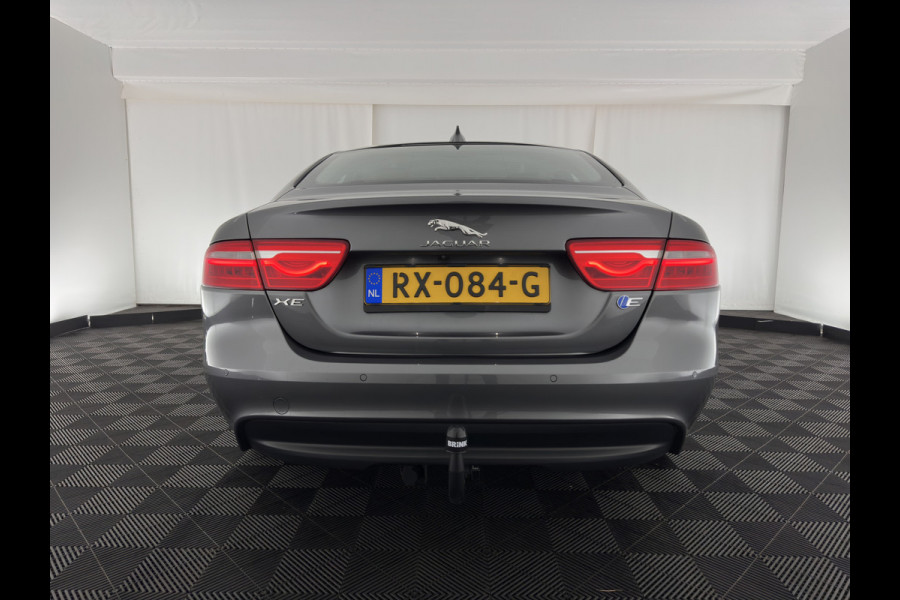 Jaguar XE 2.0 D Prestige [ DISTRIBUTIE-HOORBAAR ] Aut. *LUXURY-LEATHER | XENON | NAVI-FULLMAP | CAMERA | HEATED-COMFORTSEATS | ECC | KEYLESS | SHIFT-PADDLES | LANE-ASSIST |  PDC | CRUISE | TOWBAR | 17''ALU*