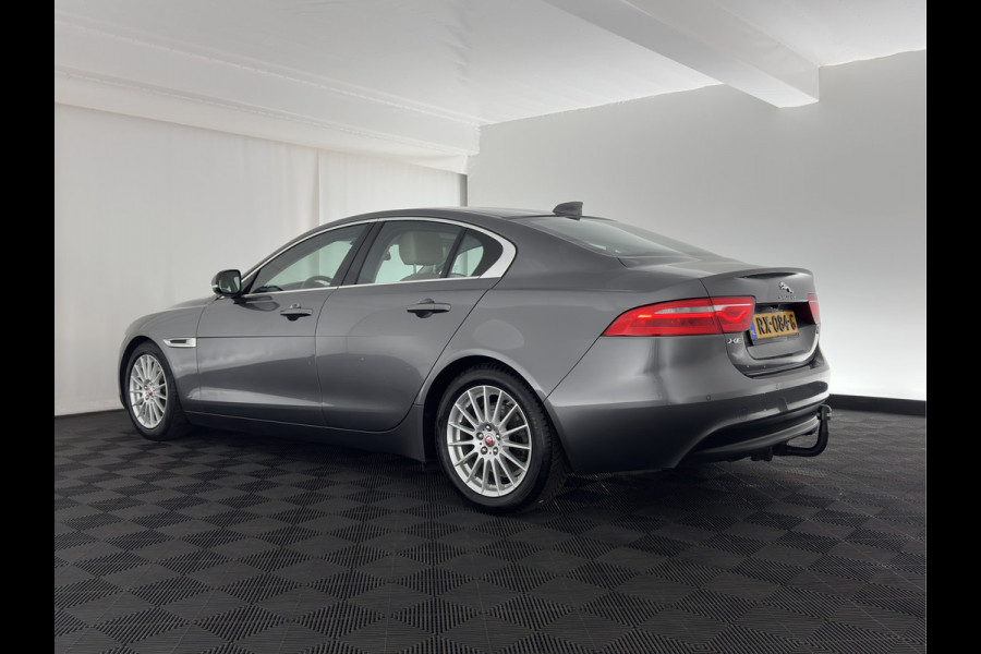 Jaguar XE 2.0 D Prestige [ DISTRIBUTIE-HOORBAAR ] Aut. *LUXURY-LEATHER | XENON | NAVI-FULLMAP | CAMERA | HEATED-COMFORTSEATS | ECC | KEYLESS | SHIFT-PADDLES | LANE-ASSIST |  PDC | CRUISE | TOWBAR | 17''ALU*