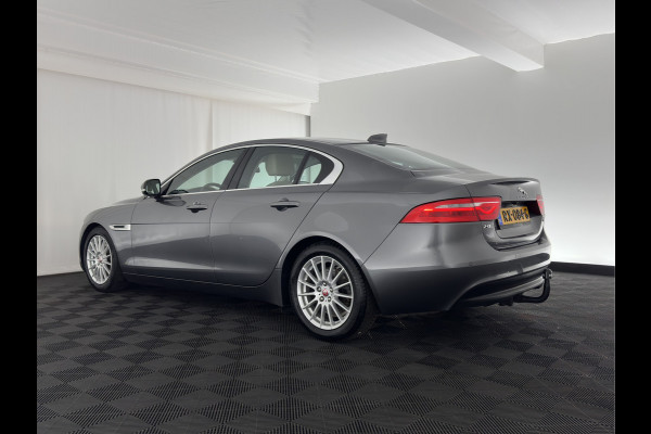 Jaguar XE 2.0 D Prestige [ DISTRIBUTIE-HOORBAAR ] Aut. *LUXURY-LEATHER | XENON | NAVI-FULLMAP | CAMERA | HEATED-COMFORTSEATS | ECC | KEYLESS | SHIFT-PADDLES | LANE-ASSIST |  PDC | CRUISE | TOWBAR | 17''ALU*