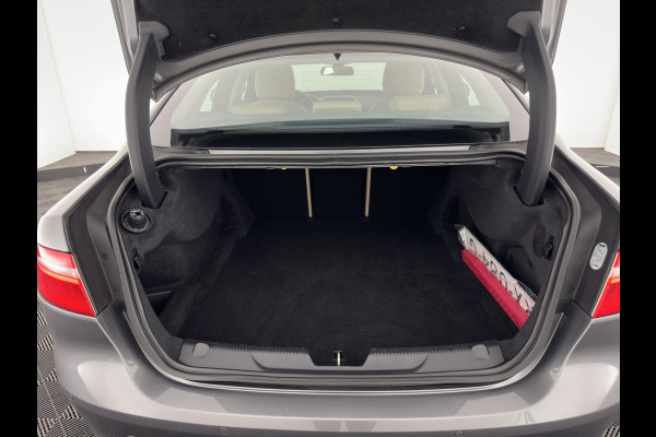 Jaguar XE 2.0 D Prestige [ DISTRIBUTIE-HOORBAAR ] Aut. *LUXURY-LEATHER | XENON | NAVI-FULLMAP | CAMERA | HEATED-COMFORTSEATS | ECC | KEYLESS | SHIFT-PADDLES | LANE-ASSIST |  PDC | CRUISE | TOWBAR | 17''ALU*