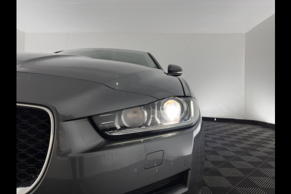 Jaguar XE 2.0 D Prestige [ DISTRIBUTIE-HOORBAAR ] Aut. *LUXURY-LEATHER | XENON | NAVI-FULLMAP | CAMERA | HEATED-COMFORTSEATS | ECC | KEYLESS | SHIFT-PADDLES | LANE-ASSIST |  PDC | CRUISE | TOWBAR | 17''ALU*