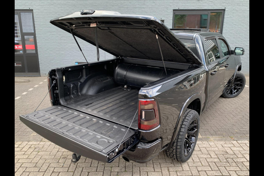 Dodge Ram 1500 Limited Night 5.7 V8 401PK 360cam 4X4 PANO Luchtvering