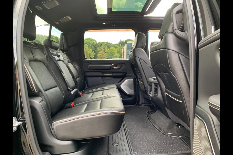 Dodge Ram 1500 Limited Night 5.7 V8 401PK 360cam 4X4 PANO Luchtvering