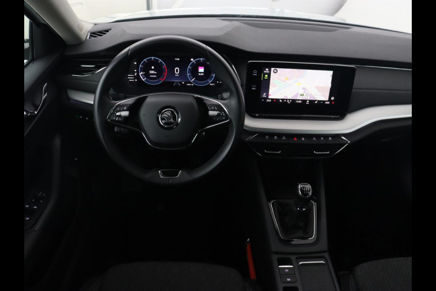 Škoda Octavia Combi 1.0 TSI Business Edition Plus | Stoelverwarming | Stuurverwarming | Adaptive cruise | Navigatie | Carplay | Sfeerverlichting | LED | Parkeersensor