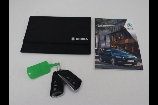 Škoda Octavia Combi 1.0 TSI Business Edition Plus | Stoelverwarming | Stuurverwarming | Adaptive cruise | Navigatie | Carplay | Sfeerverlichting | LED | Parkeersensor