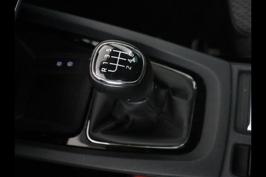 Škoda Octavia Combi 1.0 TSI Business Edition Plus | Stoelverwarming | Stuurverwarming | Adaptive cruise | Navigatie | Carplay | Sfeerverlichting | LED | Parkeersensor