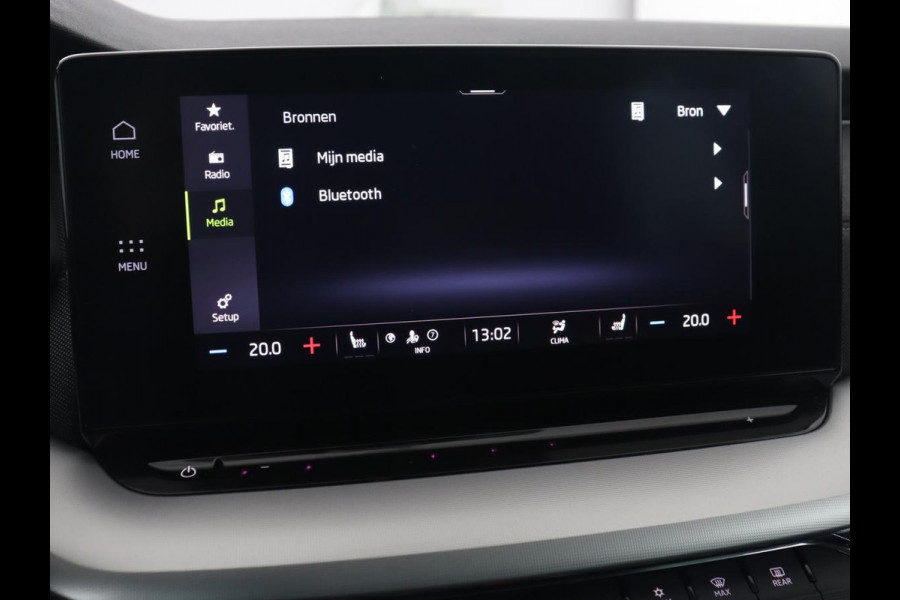 Škoda Octavia Combi 1.0 TSI Business Edition Plus | Stoelverwarming | Stuurverwarming | Adaptive cruise | Navigatie | Carplay | Sfeerverlichting | LED | Parkeersensor