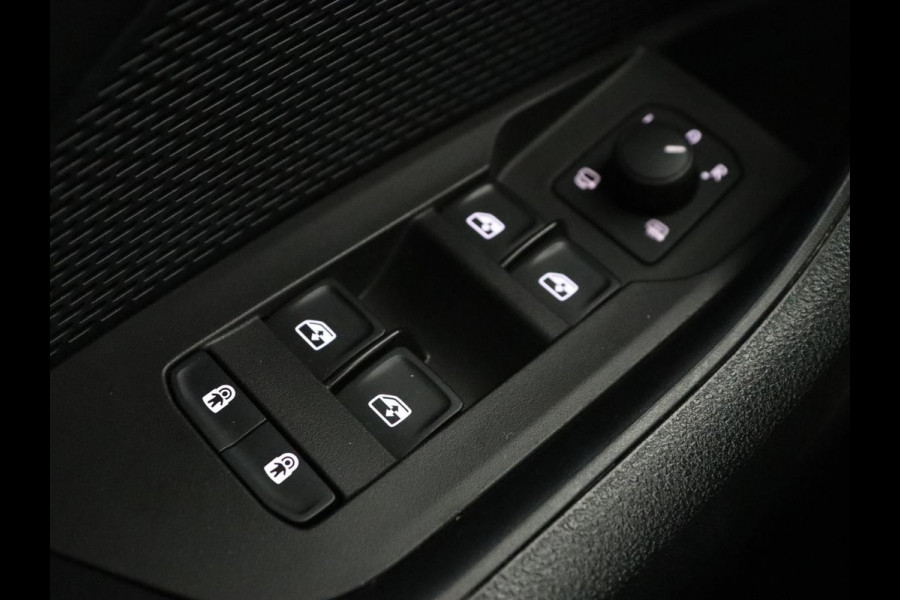 Škoda Octavia Combi 1.0 TSI Business Edition Plus | Stoelverwarming | Stuurverwarming | Adaptive cruise | Navigatie | Carplay | Sfeerverlichting | LED | Parkeersensor