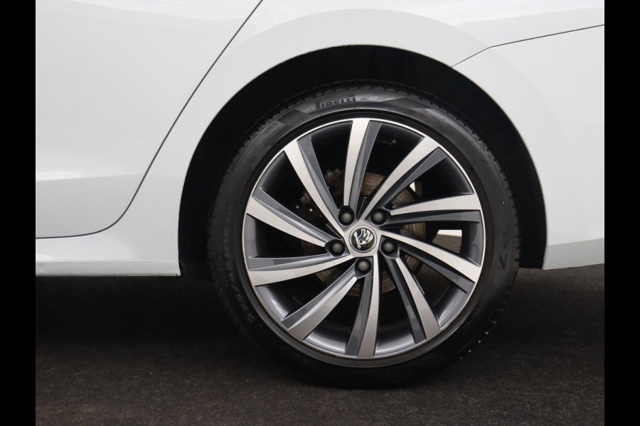 Škoda Octavia Combi 1.0 TSI Business Edition Plus | Stoelverwarming | Stuurverwarming | Adaptive cruise | Navigatie | Carplay | Sfeerverlichting | LED | Parkeersensor