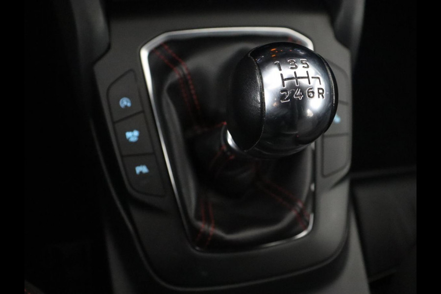 Ford FOCUS Wagon 1.0 EcoBoost Hybrid ST Line Style | Trekhaak | Carplay | Navigatie | Camera | Stoelverwarming | Stuurverwarming | Cruise controle | Climate controle