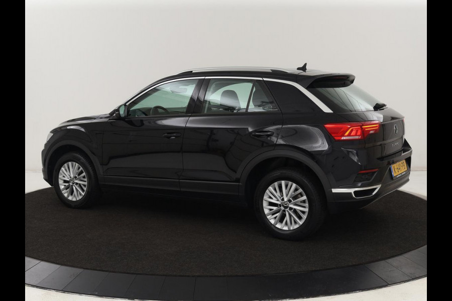 Volkswagen T-Roc 1.5 TSI Style Business | Automaat | Navigatie | Adaptive Cruise | Parkeersensor | Stoelverwarming | Carplay