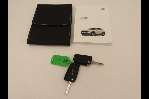 Volkswagen T-Roc 1.5 TSI Style Business | Automaat | Navigatie | Adaptive Cruise | Parkeersensor | Stoelverwarming | Carplay