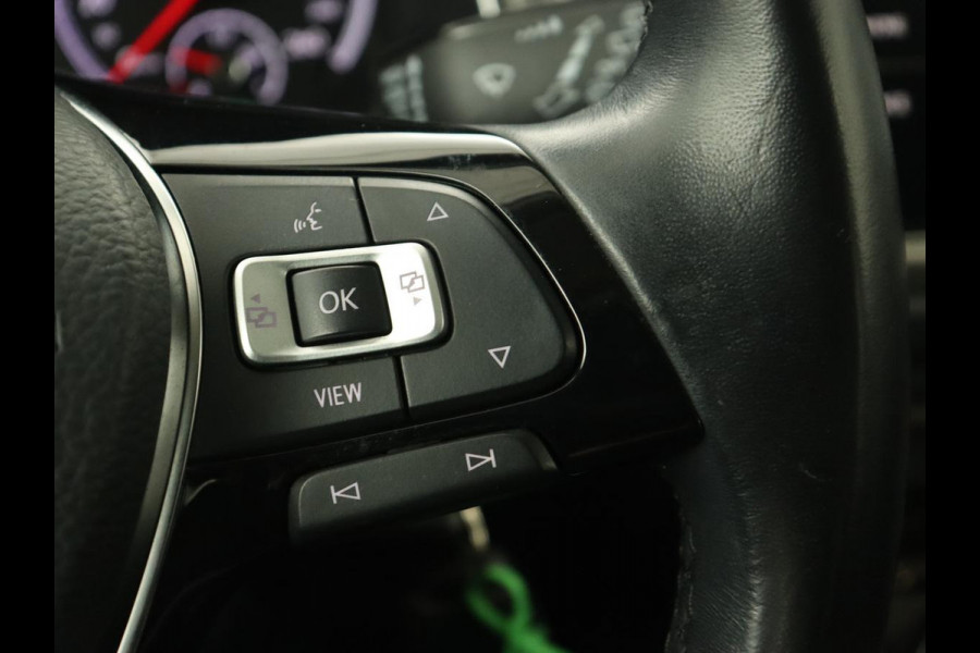 Volkswagen T-Roc 1.5 TSI Style Business | Automaat | Navigatie | Adaptive Cruise | Parkeersensor | Stoelverwarming | Carplay