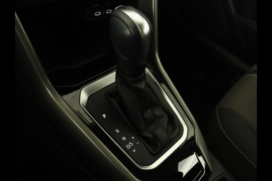 Volkswagen T-Roc 1.5 TSI Style Business | Automaat | Navigatie | Adaptive Cruise | Parkeersensor | Stoelverwarming | Carplay