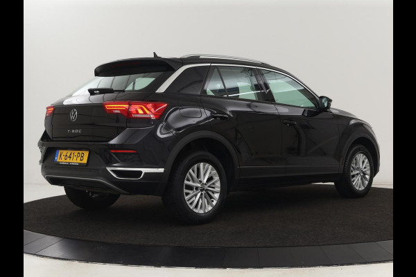 Volkswagen T-Roc 1.5 TSI Style Business | Automaat | Navigatie | Adaptive Cruise | Parkeersensor | Stoelverwarming | Carplay