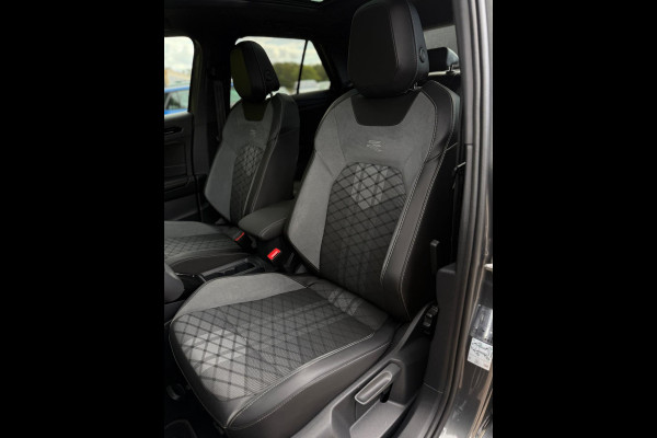 Volkswagen T-Roc 1.5 TSI 3x R-Line Panorama CarPlay