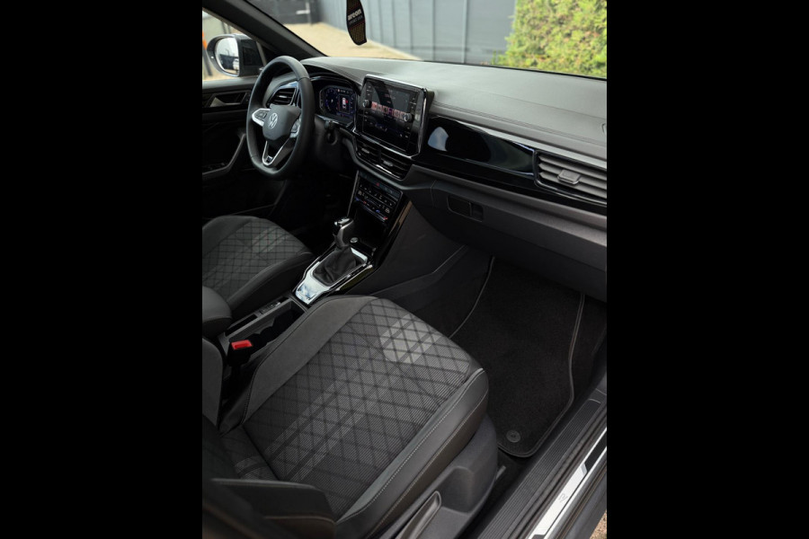 Volkswagen T-Roc 1.5 TSI 3x R-Line Panorama CarPlay