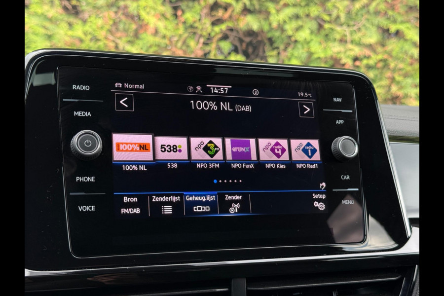 Volkswagen T-Roc 1.5 TSI 3x R-Line Panorama CarPlay