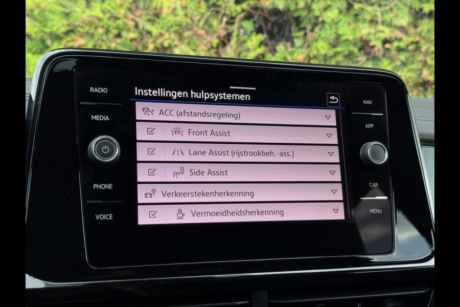 Volkswagen T-Roc 1.5 TSI 3x R-Line Panorama CarPlay
