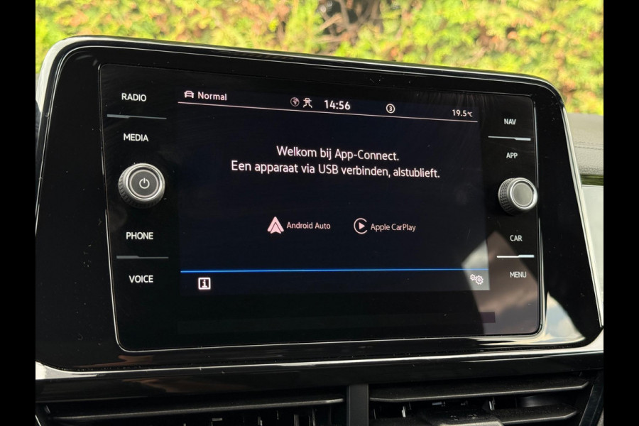 Volkswagen T-Roc 1.5 TSI 3x R-Line Panorama CarPlay