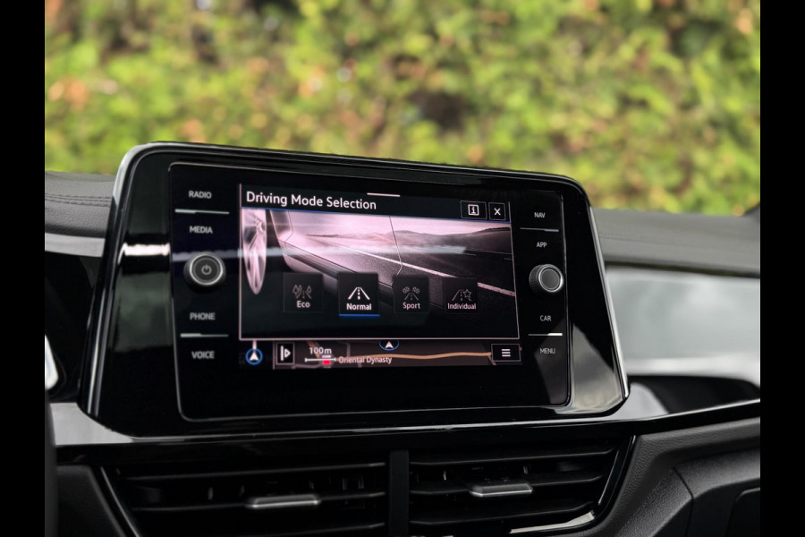 Volkswagen T-Roc 1.5 TSI 3x R-Line Panorama CarPlay