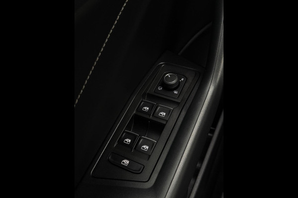Volkswagen T-Roc 1.5 TSI 3x R-Line Panorama CarPlay