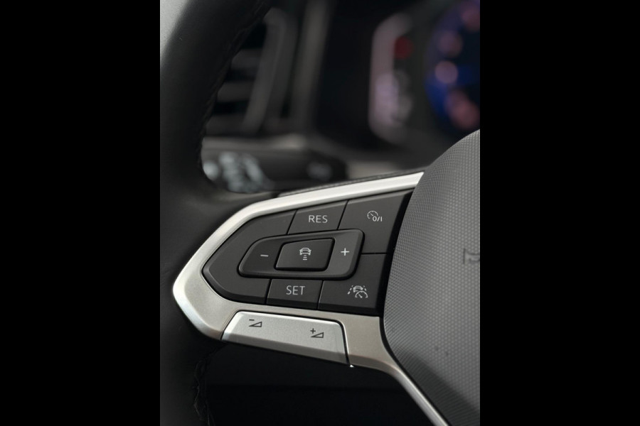 Volkswagen T-Roc 1.5 TSI 3x R-Line Panorama CarPlay