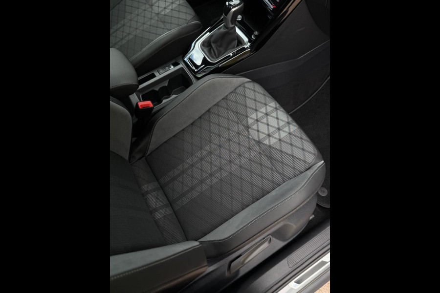 Volkswagen T-Roc 1.5 TSI 3x R-Line Panorama CarPlay