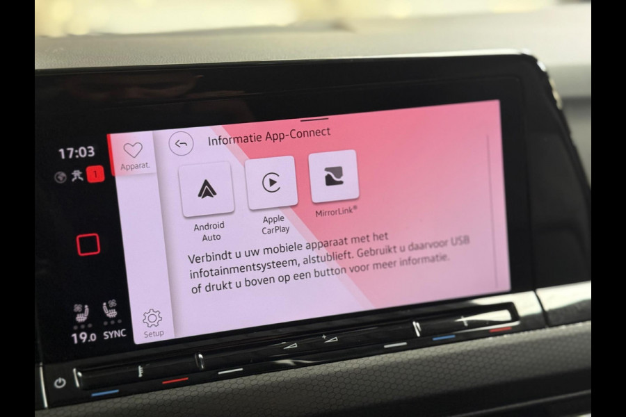 Volkswagen Golf 2.0 TSI GTI Standkachel | Pano | Trekhaak | Memory | Harman/Kardon | camera | Leer Volkswagen Golf 2.0 TSI GTI Standkachel | Pano | Trekhaak | Memory | Harman/Kardon | camera | Leer