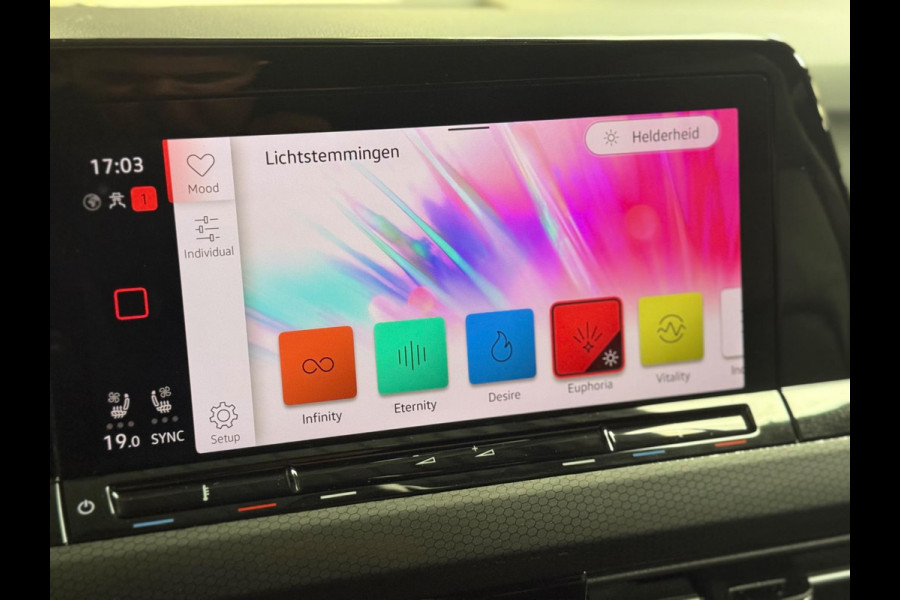 Volkswagen Golf 2.0 TSI GTI Standkachel | Pano | Trekhaak | Memory | Harman/Kardon | camera | Leer Volkswagen Golf 2.0 TSI GTI Standkachel | Pano | Trekhaak | Memory | Harman/Kardon | camera | Leer
