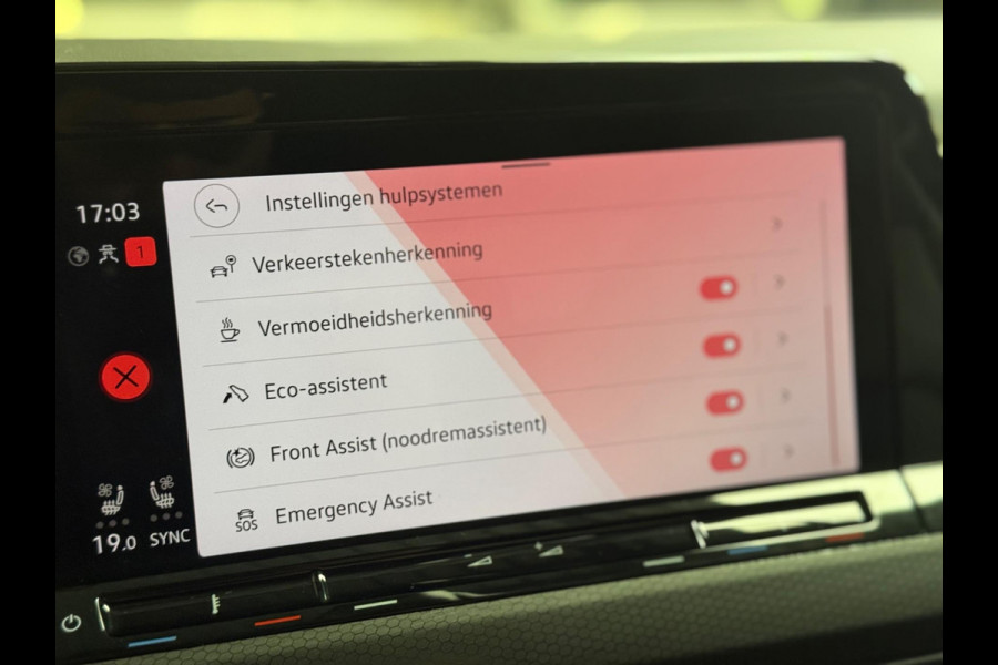 Volkswagen Golf 2.0 TSI GTI Standkachel | Pano | Trekhaak | Memory | Harman/Kardon | camera | Leer Volkswagen Golf 2.0 TSI GTI Standkachel | Pano | Trekhaak | Memory | Harman/Kardon | camera | Leer