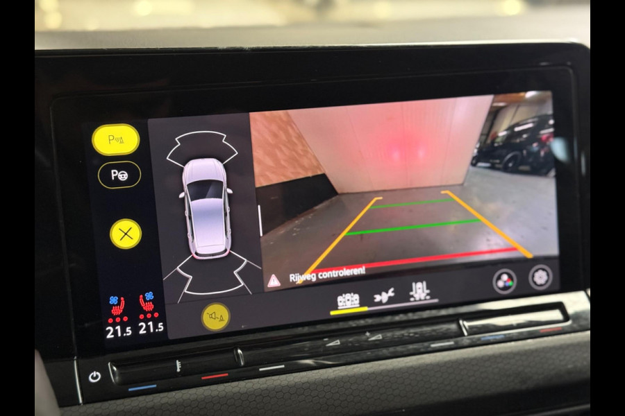 Volkswagen Golf 2.0 TSI GTI Standkachel | Pano | Trekhaak | Memory | Harman/Kardon | camera | Leer Volkswagen Golf 2.0 TSI GTI Standkachel | Pano | Trekhaak | Memory | Harman/Kardon | camera | Leer