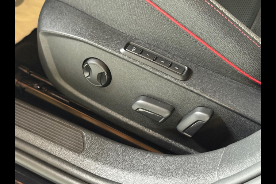 Volkswagen Golf 2.0 TSI GTI Standkachel | Pano | Trekhaak | Memory | Harman/Kardon | camera | Leer Volkswagen Golf 2.0 TSI GTI Standkachel | Pano | Trekhaak | Memory | Harman/Kardon | camera | Leer