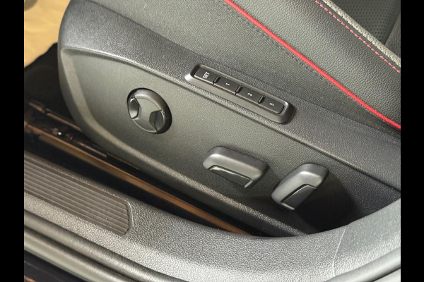 Volkswagen Golf 2.0 TSI GTI Standkachel | Pano | Trekhaak | Memory | Harman/Kardon | camera | Leer Volkswagen Golf 2.0 TSI GTI Standkachel | Pano | Trekhaak | Memory | Harman/Kardon | camera | Leer