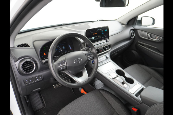 Hyundai Kona EV Comfort 64kWh Warmtepomp Navi Ecc Camera Adaptieve Cruise Control Pdc DAB Apple Carplay Android Auto Led Premium Krell® Audio Keyless Resterende garantie op de hoogspanning accu 4 jaar of tot 160.000km