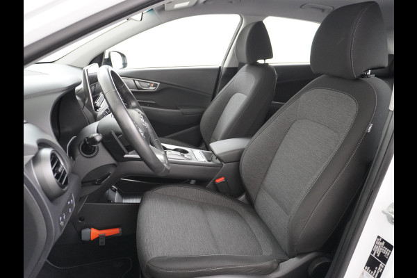 Hyundai Kona EV Comfort 64kWh Warmtepomp Navi Ecc Camera Adaptieve Cruise Control Pdc DAB Apple Carplay Android Auto Led Premium Krell® Audio Keyless Resterende garantie op de hoogspanning accu 4 jaar of tot 160.000km