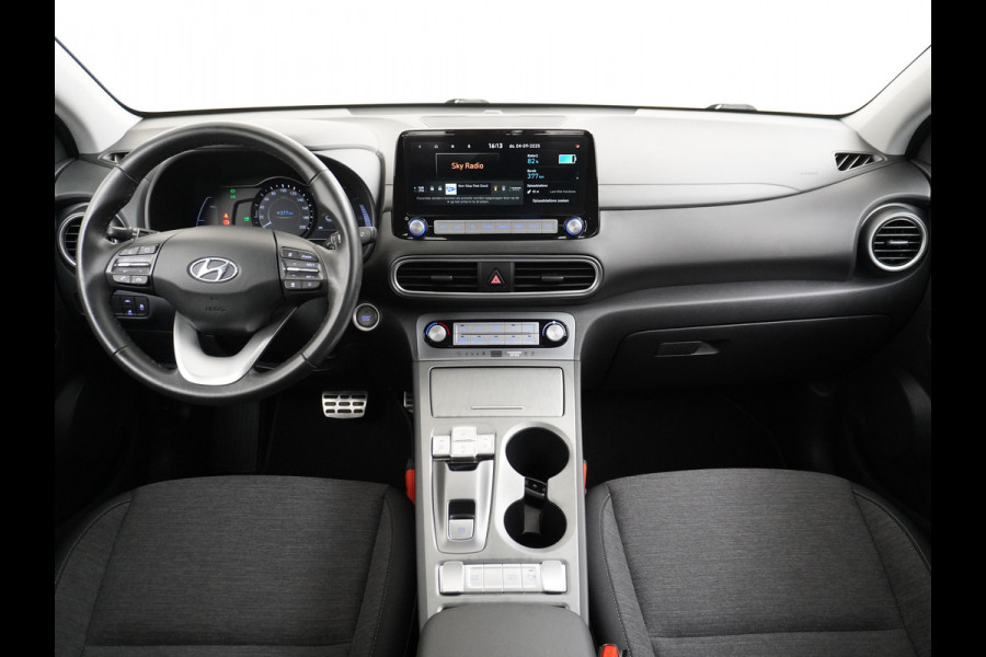 Hyundai Kona EV Comfort 64kWh Warmtepomp Navi Ecc Camera Adaptieve Cruise Control Pdc DAB Apple Carplay Android Auto Led Premium Krell® Audio Keyless Resterende garantie op de hoogspanning accu 4 jaar of tot 160.000km