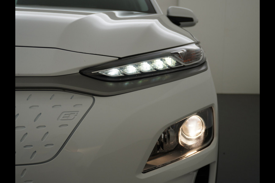 Hyundai Kona EV Comfort 64kWh Warmtepomp Navi Ecc Camera Adaptieve Cruise Control Pdc DAB Apple Carplay Android Auto Led Premium Krell® Audio Keyless Resterende garantie op de hoogspanning accu 4 jaar of tot 160.000km