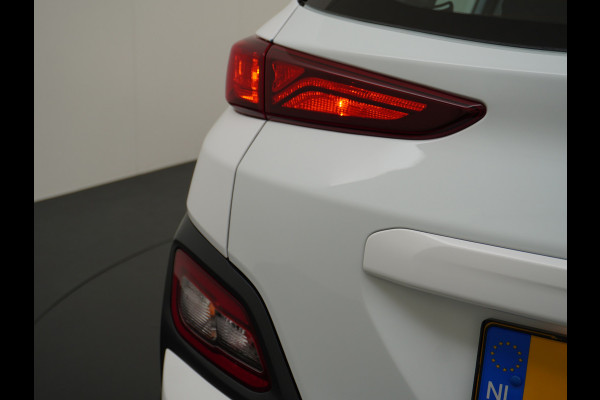 Hyundai Kona EV Comfort 64kWh Warmtepomp Navi Ecc Camera Adaptieve Cruise Control Pdc DAB Apple Carplay Android Auto Led Premium Krell® Audio Keyless Resterende garantie op de hoogspanning accu 4 jaar of tot 160.000km