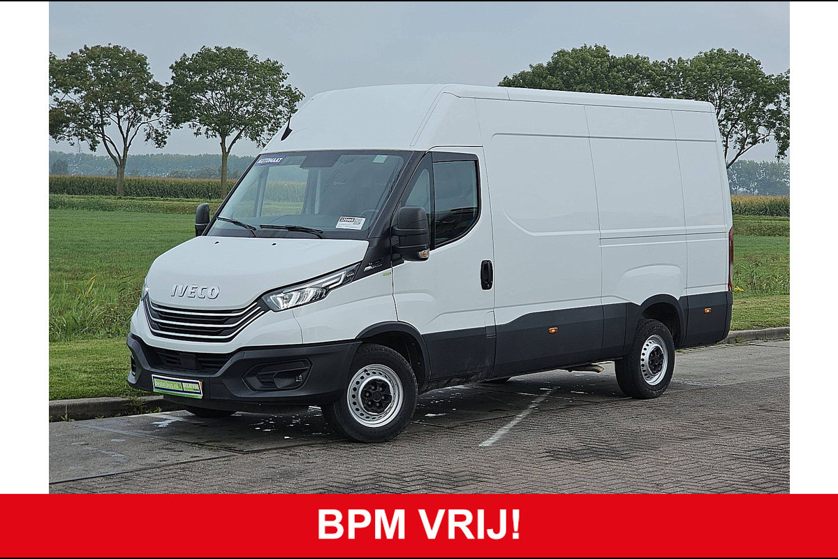 Iveco Daily 35S14 2.3 L2H2 Navi Camera Trekhaak 3500kg Cruise Euro6